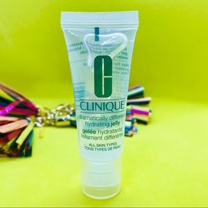 Clinique Dramatically Different Hydrating Jelly